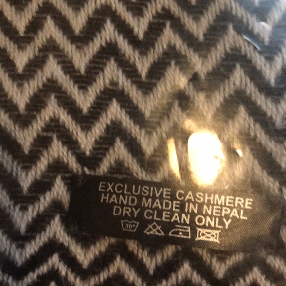 Cashmere wrap/scarf - Picture 3 of 4